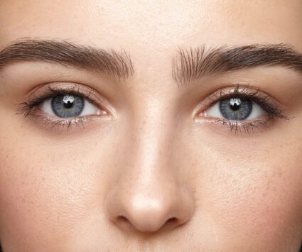 Greffe de sourcils : où sont prélevés les poils ?| Paris