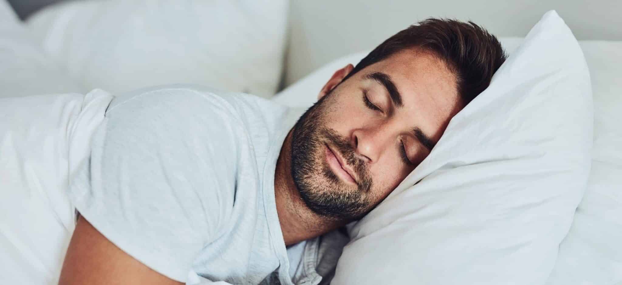 Comment bien dormir après une greffe de cheveux ? | Centre Greffe de Cheveux | Paris